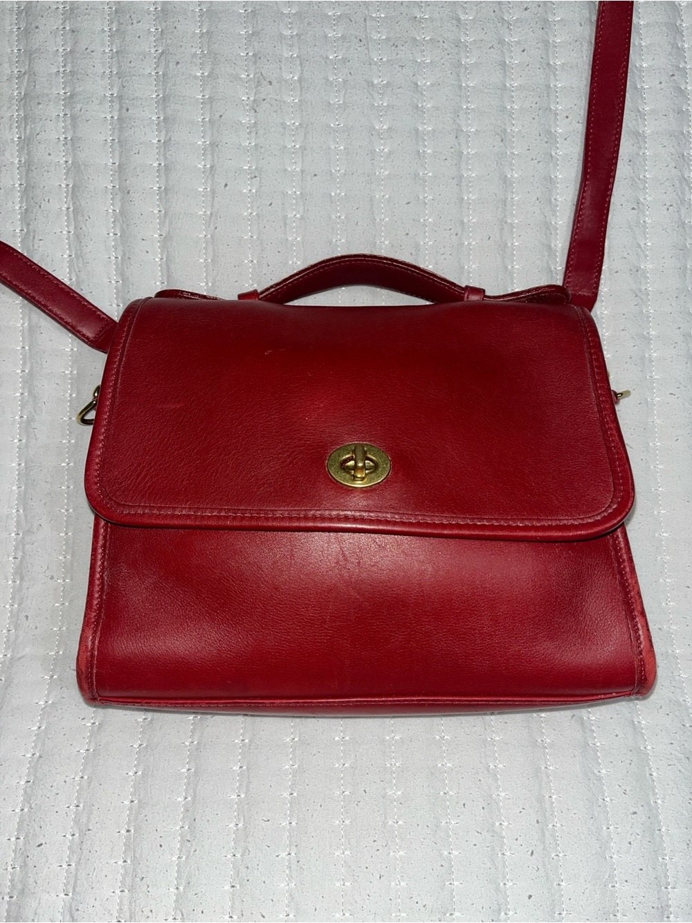 Vintage Coach Court Bag
Satchel Red Brass Hardware
#9870 - Picture 2 of 16